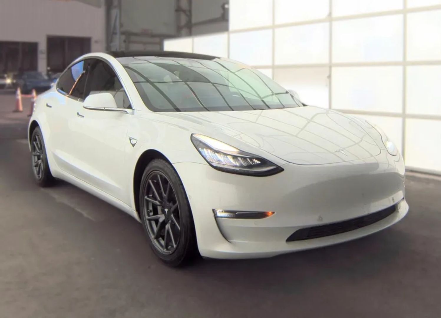 tesla model 3 2018 5YJ3E1EB3JF096689 image tesla model 3 2018 5YJ3E1EB3JF096689 image